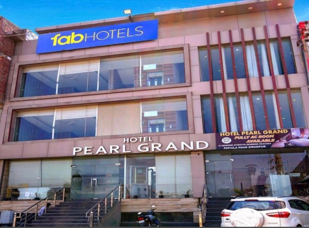 Hotel Pearl Grand, Zirakpur - Top Rated & Most Awarded Property In Tricity Chandīgarh Exterior foto