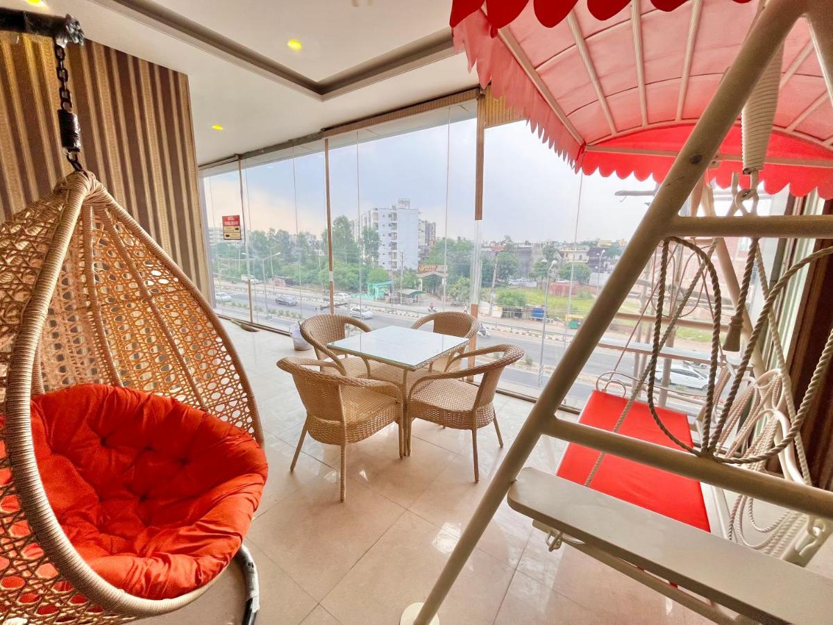 Hotel Pearl Grand, Zirakpur - Top Rated & Most Awarded Property In Tricity Chandīgarh Exterior foto